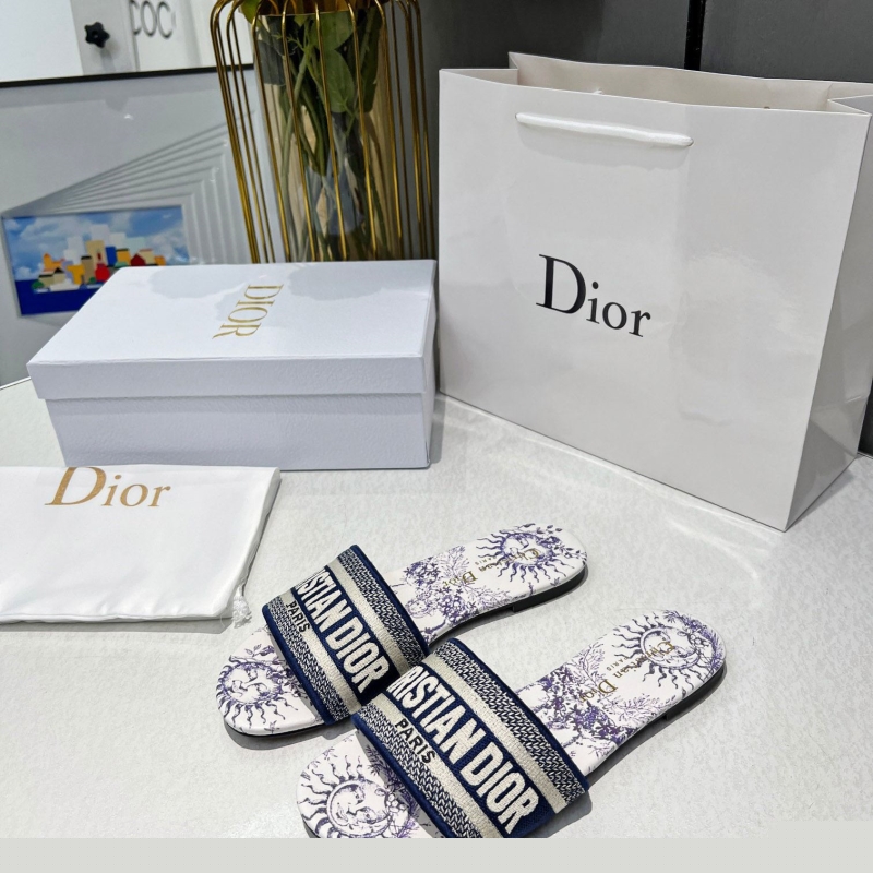 ch**an D*or slippers